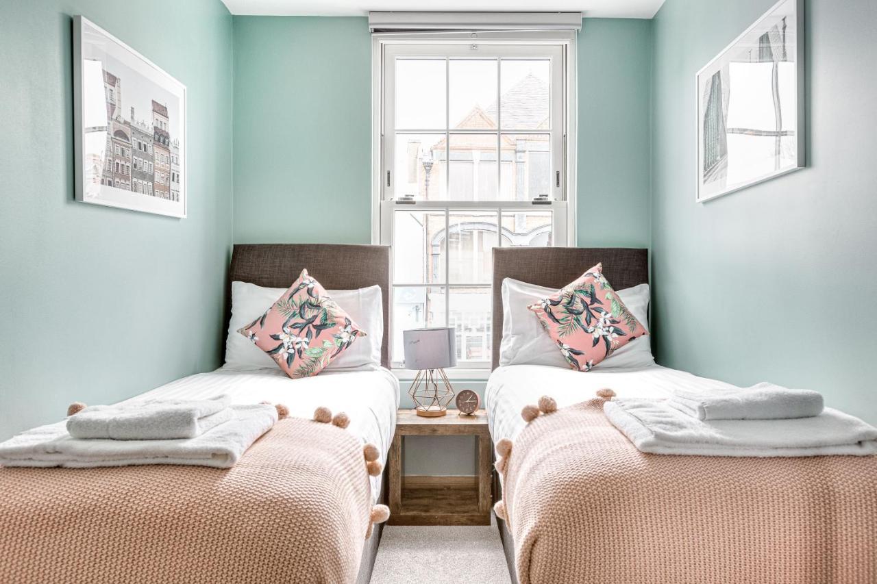 Homely 2 Beds Apt Up To 5 Guests-Wifi By Tent Serviced Apartments 彻特西 外观 照片