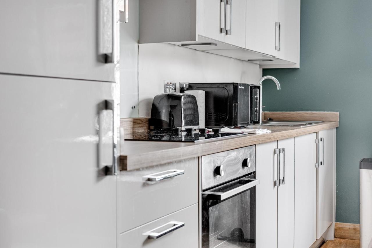Homely 2 Beds Apt Up To 5 Guests-Wifi By Tent Serviced Apartments 彻特西 外观 照片