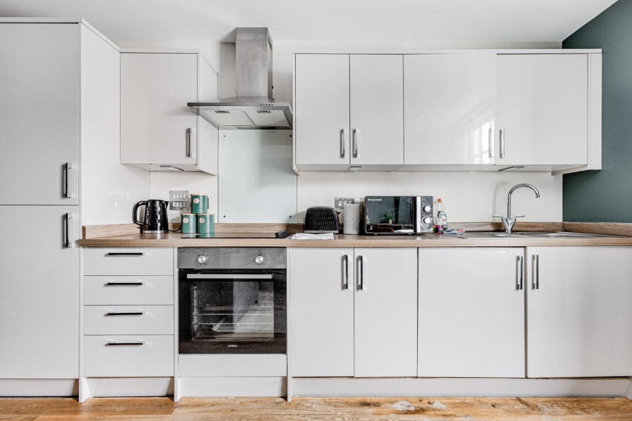 Homely 2 Beds Apt Up To 5 Guests-Wifi By Tent Serviced Apartments 彻特西 外观 照片