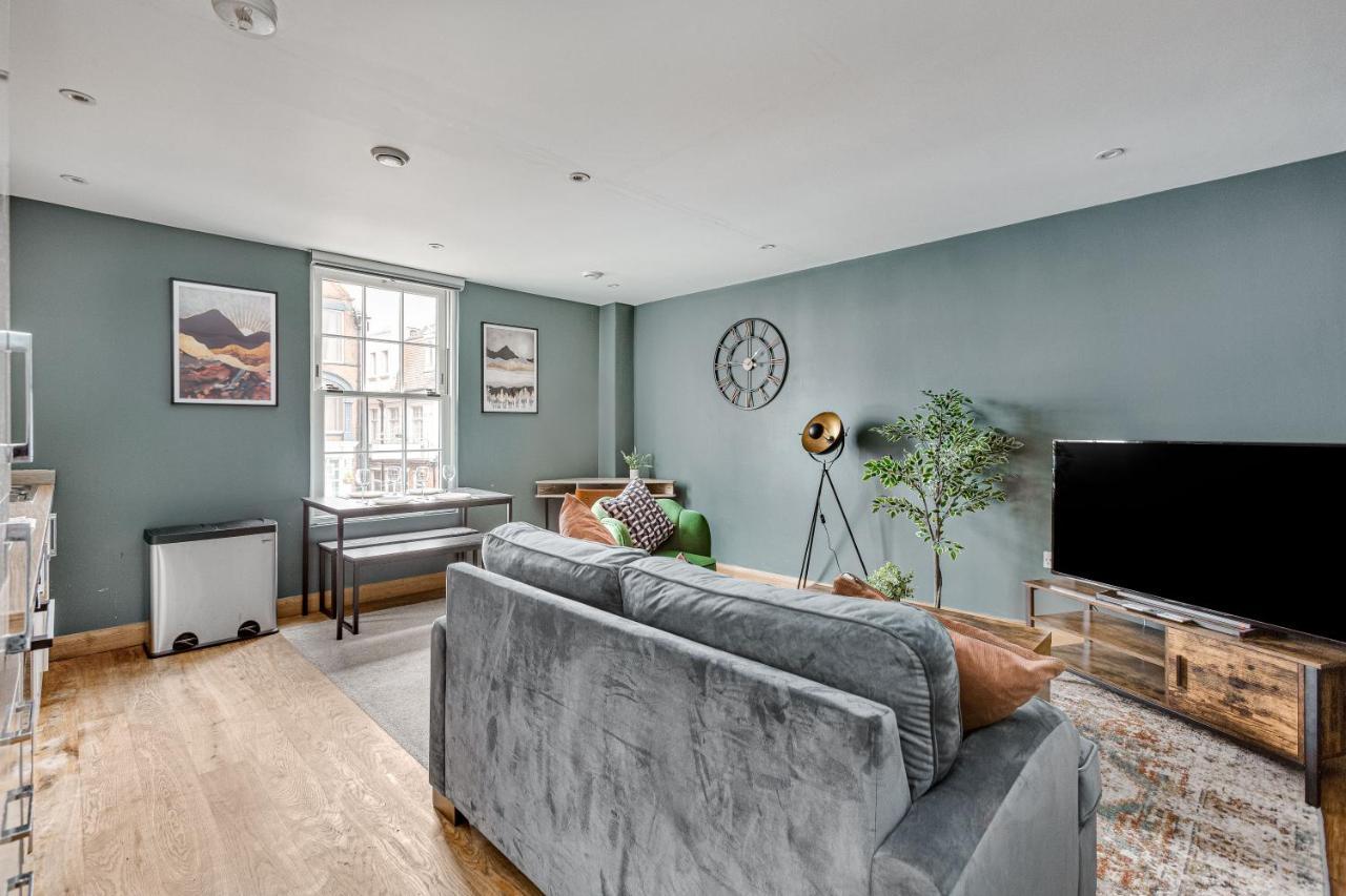 Homely 2 Beds Apt Up To 5 Guests-Wifi By Tent Serviced Apartments 彻特西 外观 照片